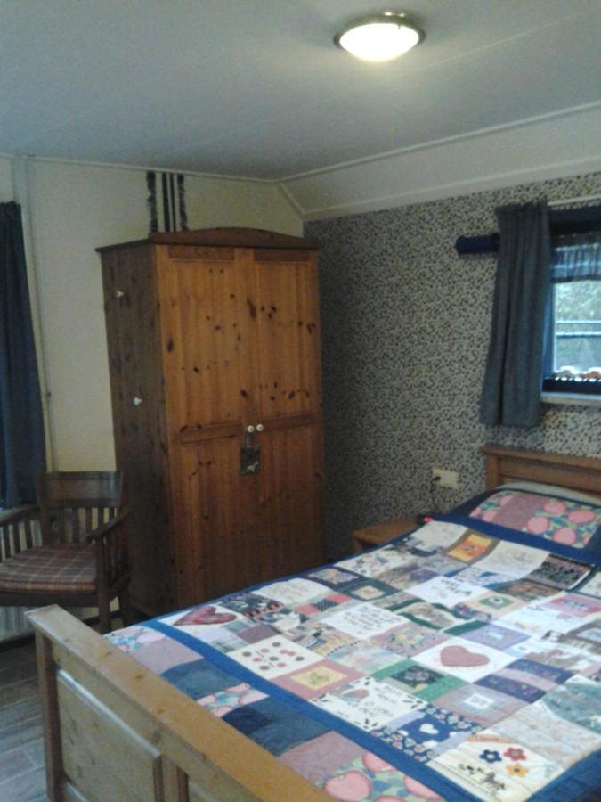 Bed & Breakfast “ Gastvrij Onthaal “ Een-West Екстериор снимка