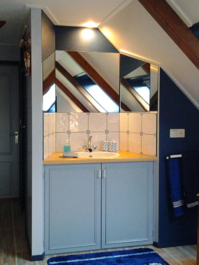 Bed & Breakfast “ Gastvrij Onthaal “ Een-West Екстериор снимка