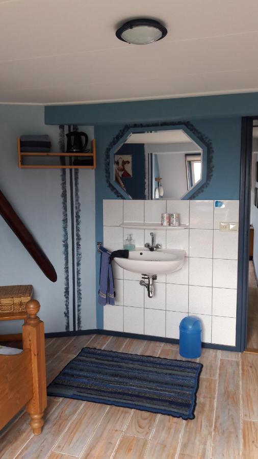 Bed & Breakfast “ Gastvrij Onthaal “ Een-West Екстериор снимка