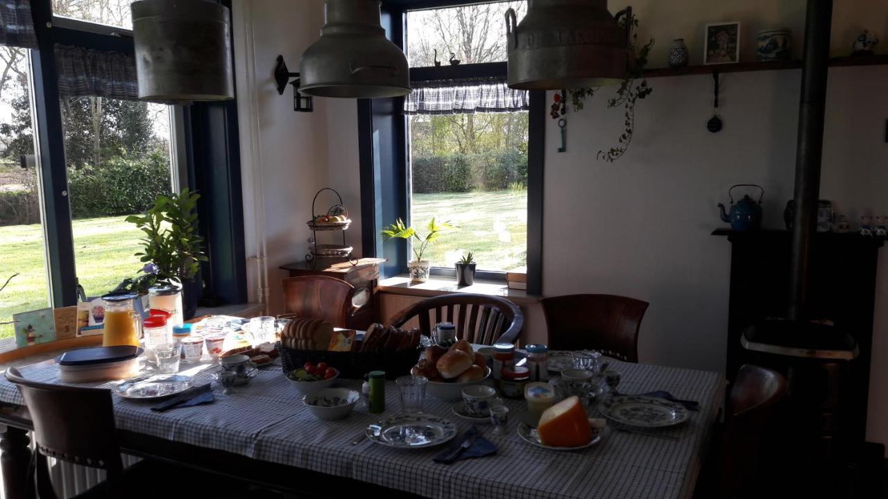 Bed & Breakfast “ Gastvrij Onthaal “ Een-West Екстериор снимка